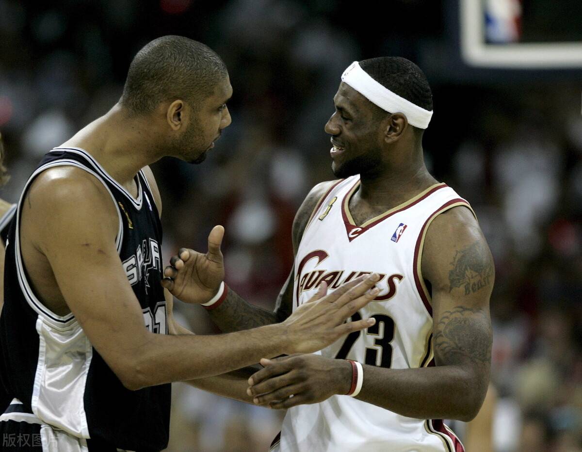 他在左侧半 他在左侧半